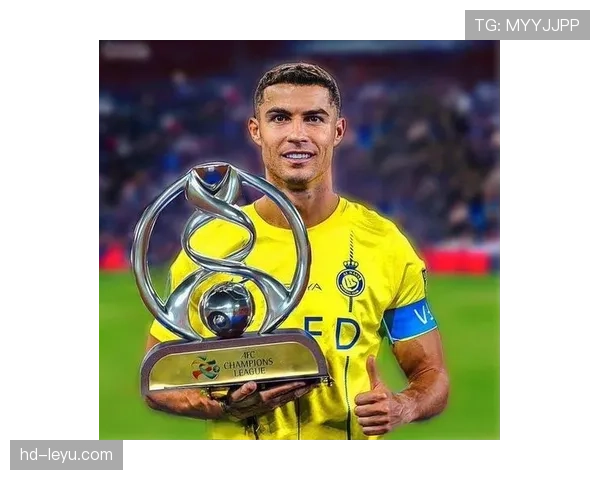 里程碑之夜,C罗代表利雅得胜利出战百场,赛后获赠纪念球衣